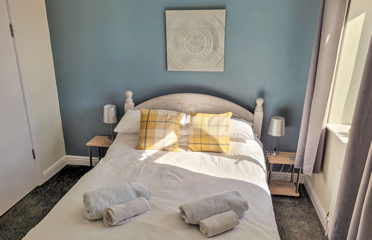 Double room with en-suite at Amble Harbour Retreats